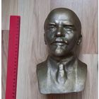 Бюст В.И.Ленина.Высота 22 см.Скульптор Н.Теплов