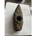 Оригинальный сверлённый каменный топор