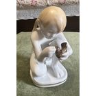 Статуэтка Девочка с голубем ( юный скульптор ) ЛФЗ