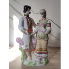 Фарфоровые статуэтки Парень с девушкой (Наречена)