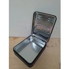 Коробка железная,стильная ,Барильефная надпись,1980-х,тяжелая,толстостенная.