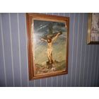 Старая картина с чердака Распятие Иисуса Христа на холме Голгофа.