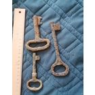 3 старых больших ключа