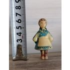 Детская игрушка ФХИ из серии "Дружба народов" Литовка.