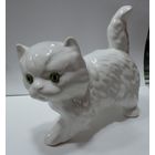 Статуэтка фарфоровая "Котик" 80-е годы Европа. Высота 17 см. Длина 19 см.