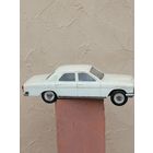 Электромеханическая игрушка времен СССР. ВОЛГА ГАЗ 24.