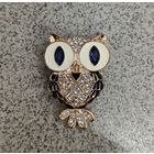 Брошь сова бижутерия. Металл, стразы, эмаль.