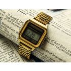 Электронные наручные часы из СССР Электроника 5 с нечастой стекломаской и в нечастом корпусе, с браслетом.