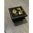 Шкатулка для украшений.