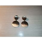 Металлические серьги-подвески с матовой (сатинированной) отделкой, длина 4.5 см.