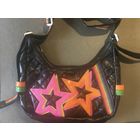 Сумка в ретро стиле 70-х чёрная стёганая со звёздами и ярким ремнём Одно отделение Кожзам