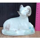 Фарфоровая статуэтка