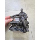 Скульптура В. И. Ленин на скамейке Куса 1974 год