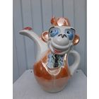 Чайник,  кофейник  ,,обезьяна,,  фарфор , авторская  работа.