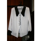 Белая блузка с чёрным воротником и манжетами