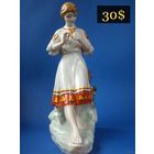 Статуэтка "Мечтающая девушка"