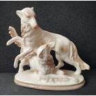 Статуэтка фарфоровая играющиеся Борзые (собаки). ФФЗ Минск, первый выпуск