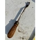 Древнее приспособление  с идеальнейшей заточкой окончания "лопатки" из прочной стали- трофейное