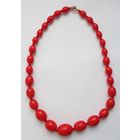 Бусы времен СССР. Длина 43 см. Форма Оливка. Пластик.