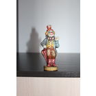 Керамическая статуэтка "Клоун с зонтом", высота 12 см., дефекты не обнаружены.