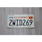 Автомобильный номерной знак "California".