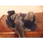 Шарф теплый, последняя очень низкая цена Очень классно смотрится. длина 280см, ширина 13 см, красивая вязка. Не новый, есть затяжечки, на шее незаметно.