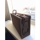 Металлический ящик.