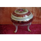 Шкатулка фарфоровая (  высота 9 см , диаметр 9,5 см )  целая