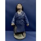 Фарфоровая фигура Мальчик с зонтиком. Royal Copenhagen