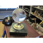 Скульптура Стеклянный глобус на мраморе.