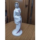 Советский фарфор. Девушка в нац. костюме.Ереван.