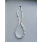 Бусы сатиновые, белые, красивые, редкие