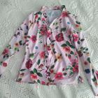 Яркая блузка