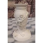 Декоративный подсвечник в виде вазы с ангелами и розами. Гипс. 13 см.