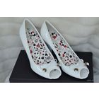 BY Marc Jacobs Туфли из Лакированной Кожи. Открытый мысочек, украшены бантиком с Marc Jacobs Лого, 9см каблук. Р-р:36,5-37/23,5-24см/ подошва. Туфли абсолютно новые в Оригинальной коробке с мешочком д