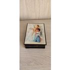 Шкатулка лаковая.