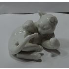 Статуэтка фарфоровая "Котик. Игра с хвостом" 60-е годы фирма Розенталь. Германия. Высота 4 см. Длина 5.5 см. Целая, без реставрации.