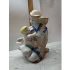 Фарфоровая статуэтка мать и дитя или Материнство