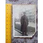 Польскі вайсковец у даваеннай Варшаве на рагу Брацкай і Алеяў Ерусалемскіх