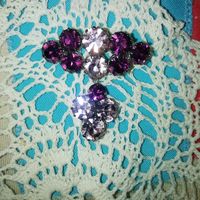 Винтажная брошь с подвеской. Cтразы аметистового цвета 4х4 см.