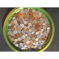 395 иностранных монет