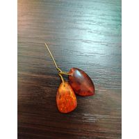 Винтажная маленькая брошка ну иголочке из двух янтаринок