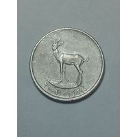 Арабские эмираты ОАЭ 25 филс 2007 года .