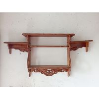 Полка деревянная резная