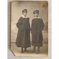 Фото. Девушки гимназистки. Начало хх в.