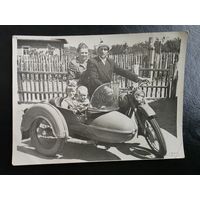 НА МОТОЦИКЛЕ.