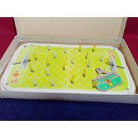 С рубля без мц. настольный футбол СССР. коробка 60х35х8см. шарик есть.
