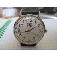 Часы AS на ремешке в рабочем состоянии.