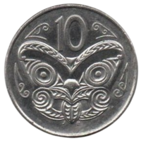 Королевство Новая Зеландия. 10 центов 2004. Маори коруру (резная маска). Нечастая.