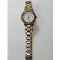 Кварцевые часы  Q&Q .